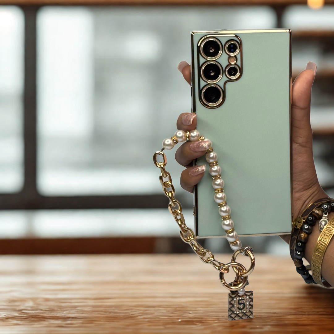 Premium mobile cover with pearls