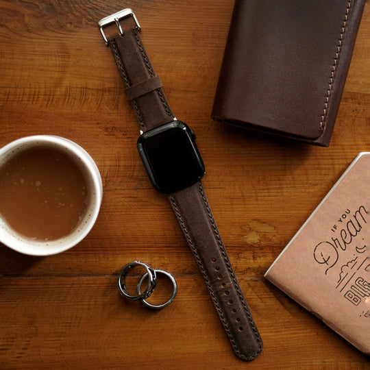 Elegant Legacy Leather Strap for Apple Watch – Timeless Luxury.