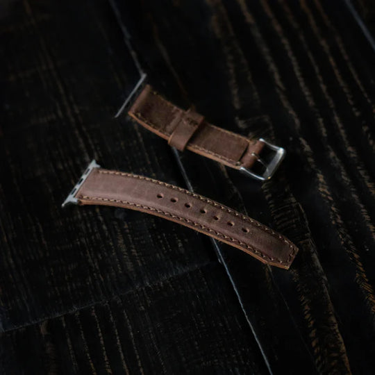 Elegant Legacy Leather Strap for Apple Watch – Timeless Luxury.