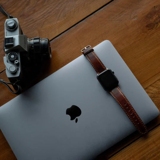 Elegant Legacy Leather Strap for Apple Watch – Timeless Luxury.